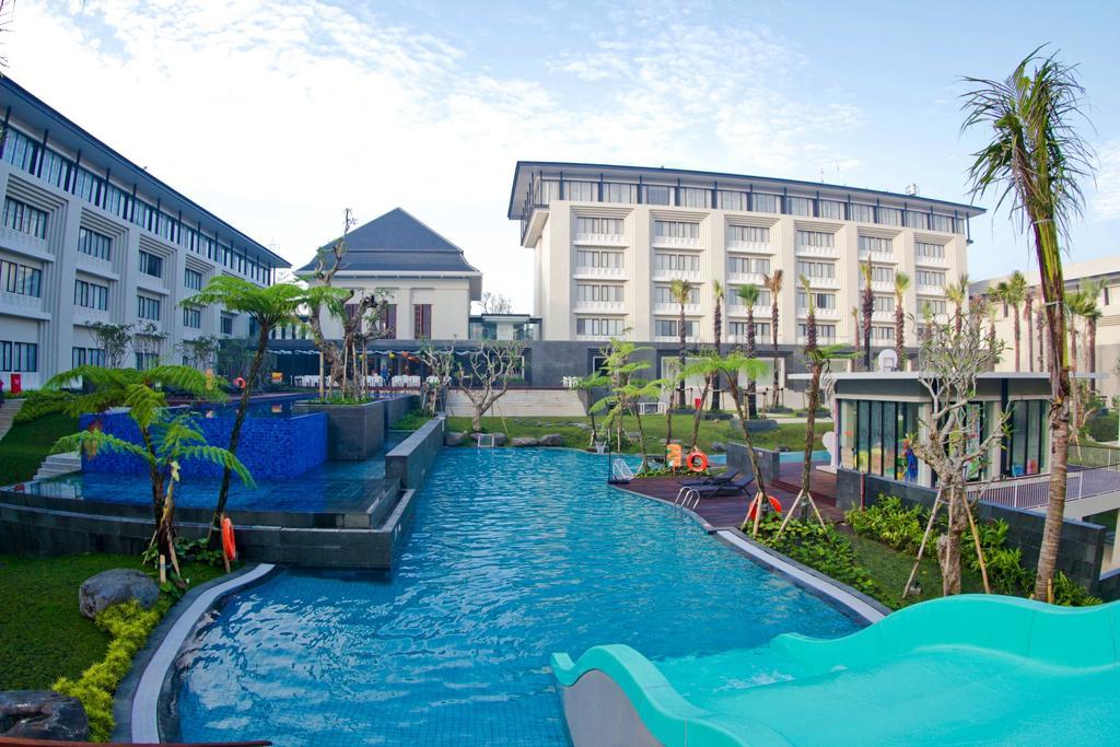 Harris Hotel & Conventions Malang Exteriér fotografie